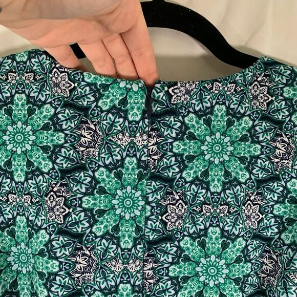 Banana Republic Dress Size 4 Green Blue Floral Sleeveless Round Neck - Picture 8 of 8